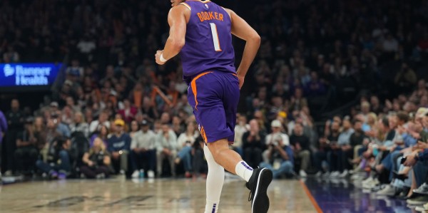 抢占先机！太阳内外开花完成7-2攻击波 领先11分打停火箭