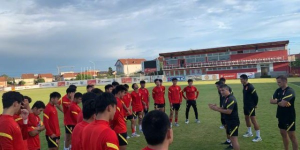 半岛体育在线-国青兵发沙特打响4年第1枪 中国足球进入大赛时代