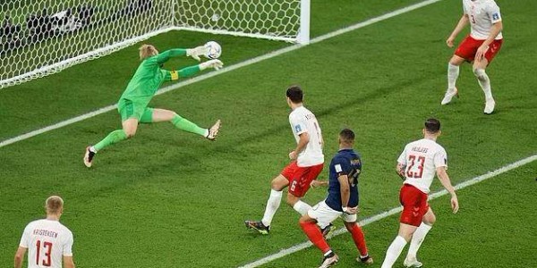 梅开二度踢得更聪明 “无球”姆巴佩谁人能防？