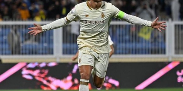 半岛体育-【夜读】肥皂剧变狂飙！踢足球不一定靠实力，靠人脉？