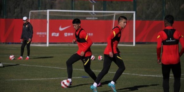 半岛体育网址-U17国少新年首期集训 主帅杨晨苦寻后防铁闸